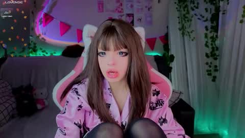 Snapshot of monikamayson chatting on 12-16-25, 04:39 Monika online show from 12-16-25, 04:39