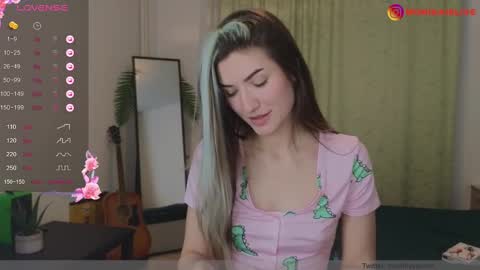 Snapshot of monikavenom chatting on 02-04-25, 04:29 Monika online show from 02-04-25, 04:29