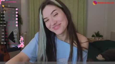 Snapshot of monikavenom chatting on 03-04-25, 07:22 Monika online show from 03-04-25, 07:22