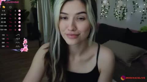 Snapshot of monikavenom chatting on 09-28-25, 01:11 Monika online show from 09-28-25, 01:11