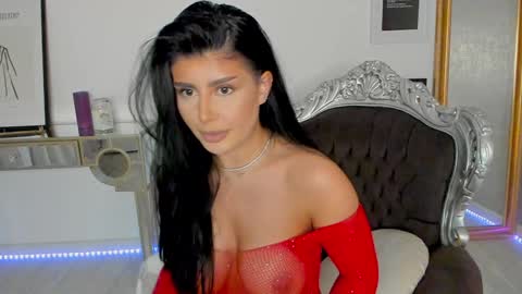 Snapshot of moniqueeass chatting on 01-04-25, 03:07 Alessia online show from 01-04-25, 03:07
