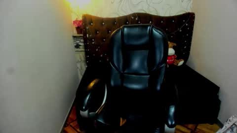 Snapshot of moniquehick chatting on 03-14-26, 08:14 Monica online show from 03-14-26, 08:14