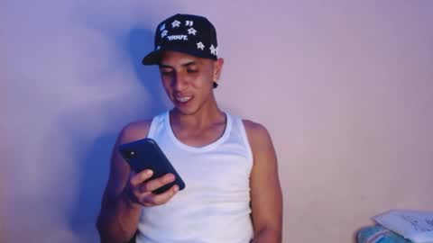 Snapshot of monkey_uchiha77 chatting on 10-08-25, 01:03 simon dice online show from 10-08-25, 01:03