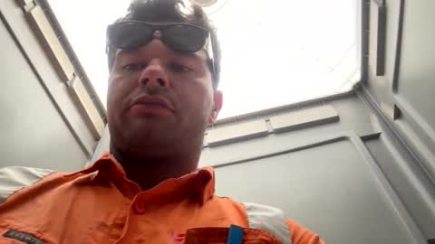 Snapshot of monkeydward chatting on 02-19-26, 02:07 monkeydward online show from 02-19-26, 02:07