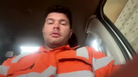 Snapshot of monkeydward chatting on 03-18-26, 09:18 monkeydward online show from 03-18-26, 09:18