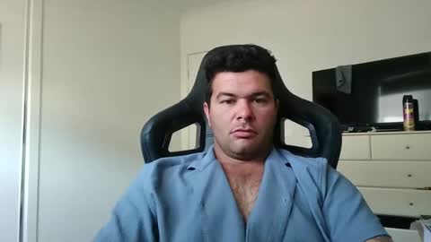 Snapshot of monkeydward1 chatting on 05-11-26, 01:44 monkeydward1 online show from 05-11-26, 01:44