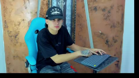 monky_0002 online show from 05-30-26, 08:17