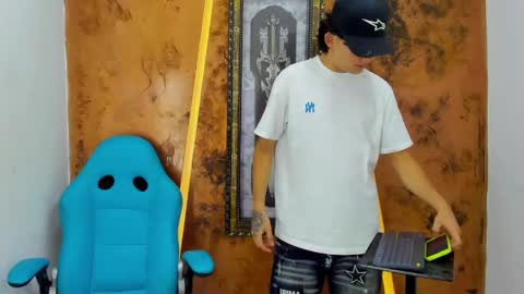 monky_0002 online show from 05-31-26, 08:10