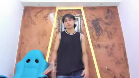 monky_0002 online show from 07-06-26, 03:47