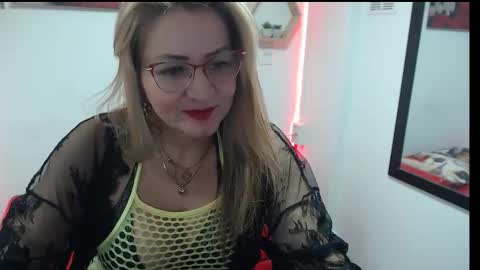 Snapshot of monserrat_diva chatting on 09-20-25, 11:06 monserrat_diva online show from 09-20-25, 11:06