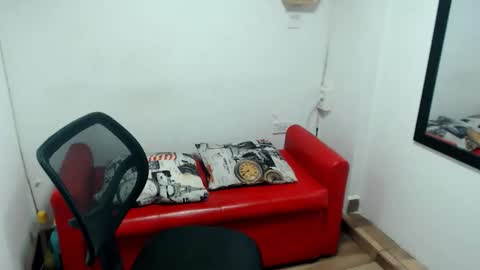 Snapshot of monserrat_diva chatting on 12-15-25, 11:42 monserrat_diva online show from 12-15-25, 11:42