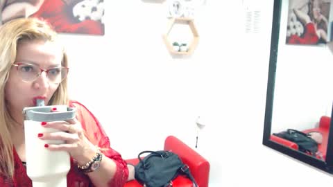 Snapshot of monserrat_diva chatting on 02-20-26, 12:40 monserrat_diva online show from 02-20-26, 12:40
