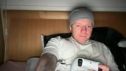 Snapshot of monster_d_ chatting on 04-03-26, 03:59 Monster D online show from 04-03-26, 03:59