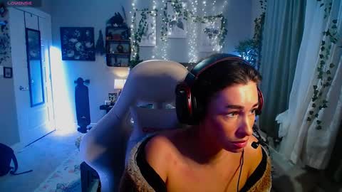 Lydia Mooney online show from 01-29-25, 01:05
