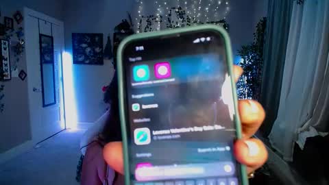 Lydia Mooney online show from 02-18-25, 01:10