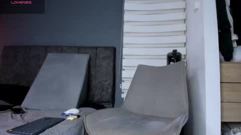 Snapshot of mont_777 chatting on 06-12-26, 02:49 mont_777 online show from 06-12-26, 02:49