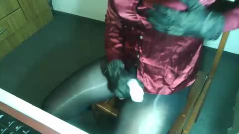 Sabrina online show from 03-31-26, 05:35