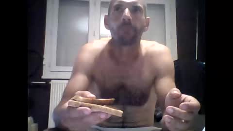 Snapshot of montmasse chatting on 05-29-26, 12:36 montmasse online show from 05-29-26, 12:36