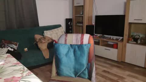 Snapshot of montserrat123 chatting on 02-08-25, 06:22 Monse online show from 02-08-25, 06:22