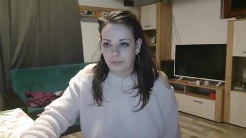 Snapshot of montserrat123 chatting on 02-11-25, 05:18 Monse online show from 02-11-25, 05:18