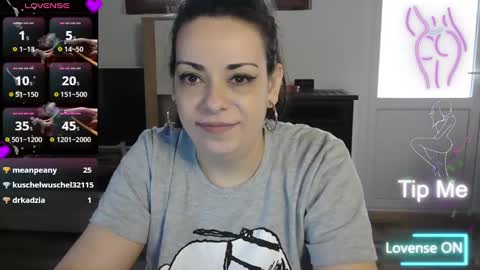 Snapshot of montserrat123 chatting on 02-28-25, 11:03 Monse online show from 02-28-25, 11:03
