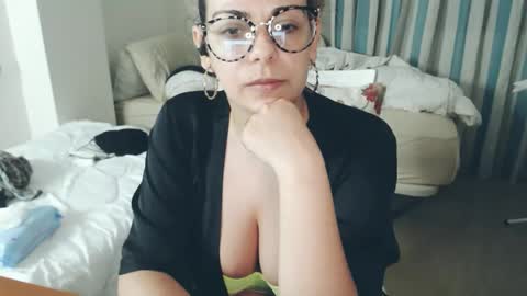 Monse online show from 04-17-26, 08:01