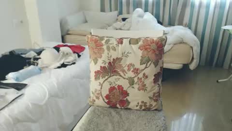 Monse online show from 04-27-26, 08:12