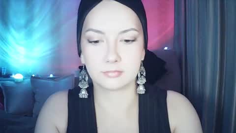moodiemira online show from 03-26-26, 05:07