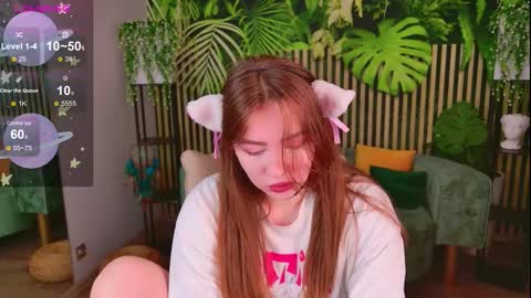 Snapshot of moon__bunny chatting on 10-19-25, 04:07 Moon Bunny online show from 10-19-25, 04:07