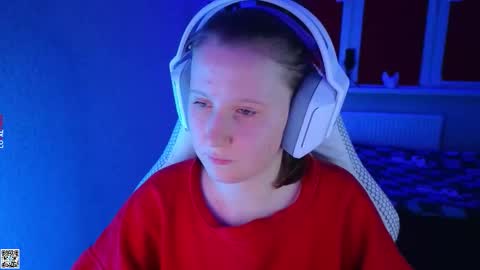 Lola online show from 10-14-25, 03:35