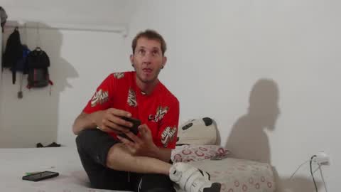 Snapshot of moon_cat85 chatting on 01-02-25, 11:27 Luna online show from 01-02-25, 11:27