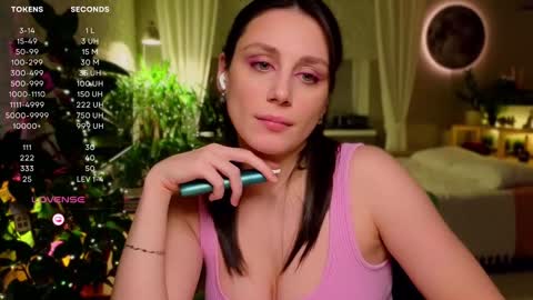 Snapshot of moon_deity chatting on 01-19-25, 05:39 Luna online show from 01-19-25, 05:39