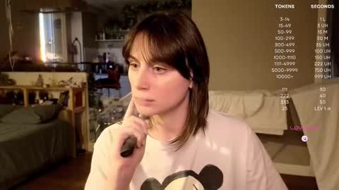 Snapshot of moon_deity chatting on 10-21-25, 02:29 Luna online show from 10-21-25, 02:29