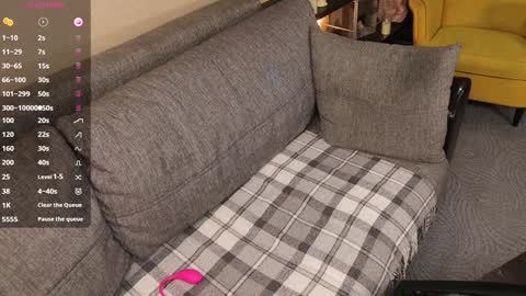 Snapshot of moon_sonata chatting on 01-17-25, 04:06 Kate Moon online show from 01-17-25, 04:06