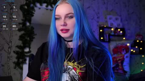 Snapshot of moon_valkyriie chatting on 12-25-24, 10:50 Emilia online show from 12-25-24, 10:50