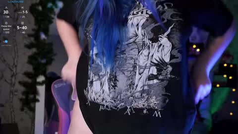 Snapshot of moon_valkyriie chatting on 12-27-24, 01:50 Emilia online show from 12-27-24, 01:50