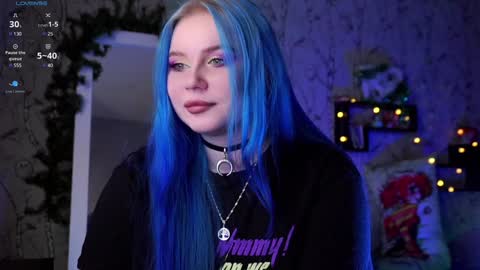 Snapshot of moon_valkyriie chatting on 01-08-25, 10:04 Emilia online show from 01-08-25, 10:04