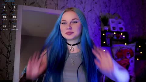 Snapshot of moon_valkyriie chatting on 02-05-25, 09:04 Emilia online show from 02-05-25, 09:04