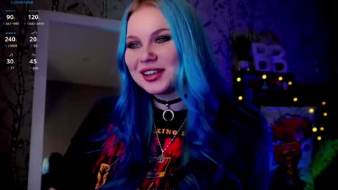 Snapshot of moon_valkyriie chatting on 02-07-25, 09:05 Emilia online show from 02-07-25, 09:05