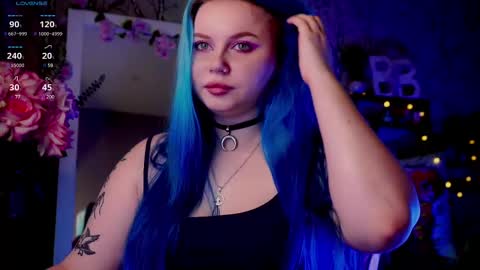 Snapshot of moon_valkyriie chatting on 02-10-25, 11:15 Emilia online show from 02-10-25, 11:15