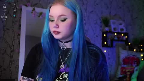 Snapshot of moon_valkyriie chatting on 02-20-25, 10:37 Emilia online show from 02-20-25, 10:37