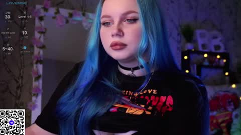 Snapshot of moon_valkyriie chatting on 02-22-25, 09:23 Emilia online show from 02-22-25, 09:23