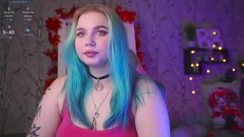 Snapshot of moon_valkyriie chatting on 09-20-25, 08:48 Emilia online show from 09-20-25, 08:48