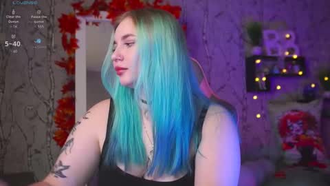 Snapshot of moon_valkyriie chatting on 09-21-25, 09:11 Emilia online show from 09-21-25, 09:11