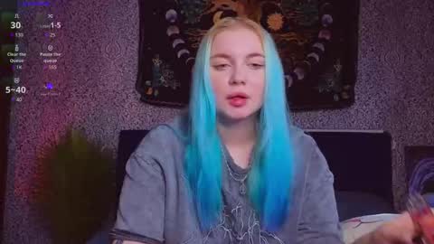 Snapshot of moon_valkyriie chatting on 09-22-25, 09:33 Emilia online show from 09-22-25, 09:33