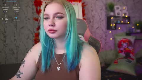 Snapshot of moon_valkyriie chatting on 10-01-25, 09:59 Emilia online show from 10-01-25, 09:59