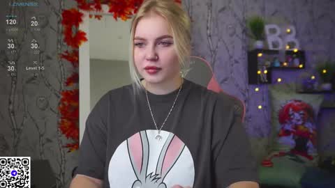 Snapshot of moon_valkyriie chatting on 10-14-25, 09:10 Emilia online show from 10-14-25, 09:10