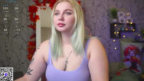 Snapshot of moon_valkyriie chatting on 10-17-25, 09:56 Emilia online show from 10-17-25, 09:56