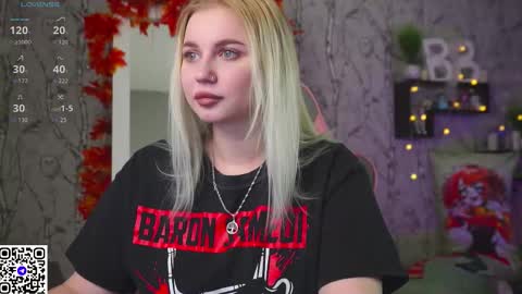 Snapshot of moon_valkyriie chatting on 11-07-25, 08:25 Emilia online show from 11-07-25, 08:25