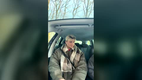 Snapshot of moonflamek chatting on 01-10-26, 02:52 moonflamek online show from 01-10-26, 02:52